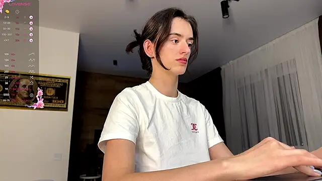 Snapshot of TwinTemptations chatting on 21, 10, 2025 TwinTemptations online show from 21, 10, 2025