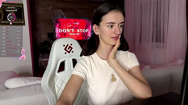 Snapshot of TwinTemptations chatting on 1, 11, 2025 TwinTemptations online show from 1, 11, 2025