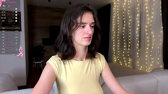 Snapshot of TwinTemptations chatting on 17, 11, 2025 TwinTemptations online show from 17, 11, 2025