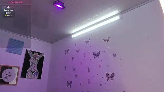 Pretty Johnson  online show from 19, 3, 2026