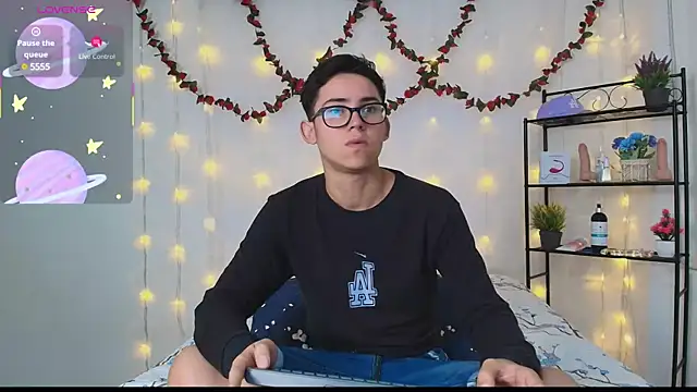 Snapshot of Danny-Swift13 chatting on 17, 3, 2025 Danny-Swift13 online show from 17, 3, 2025