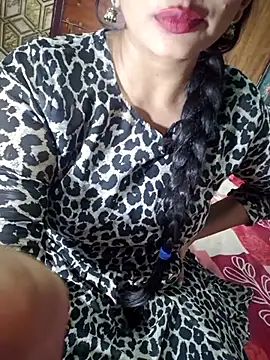 Snapshot of Shalini_telugu09 chatting on 15, 4, 2026 Shalini telugu09 online show from 15, 4, 2026