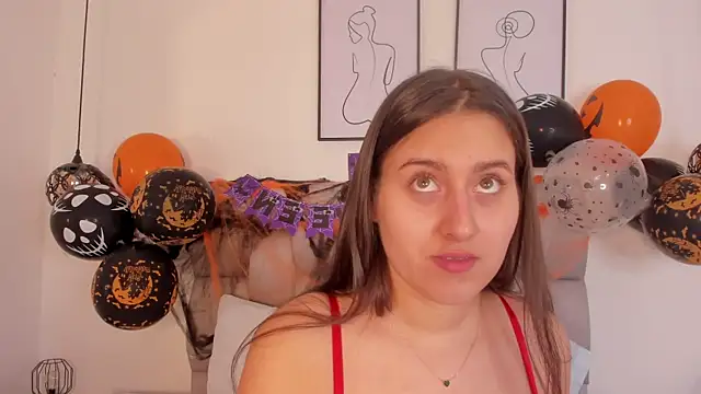 Snapshot of Hanna_Evans__ chatting on 28, 10, 2025 Hanna Evans online show from 28, 10, 2025