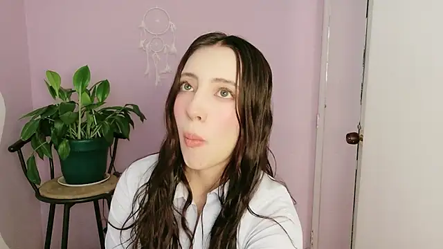 Rebbecawhite meow online show from 18, 5, 2026