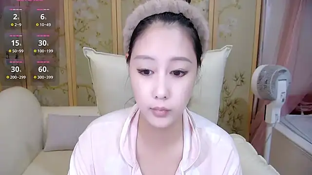 Xiaoxuan-baby online show from 13, 10, 2025