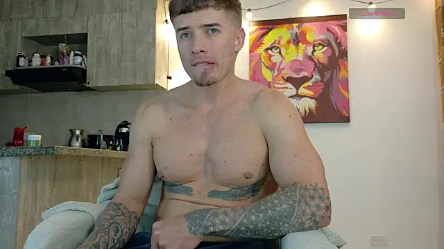 Snapshot of Ryannblue07 chatting on 4, 6, 2026 Ryannblue07 online show from 4, 6, 2026