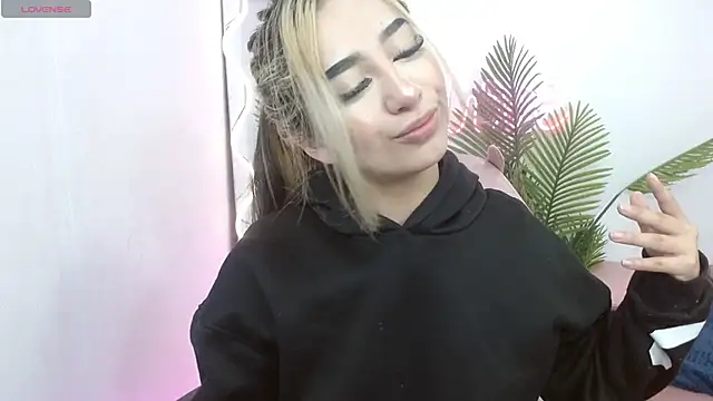 Malory tay1 online show from 23, 9, 2025