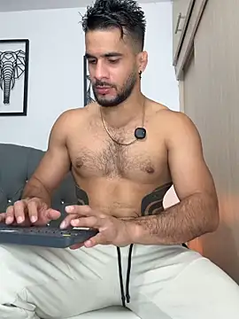 Snapshot of Maximiliano_ford chatting on 6, 1, 2026 Maximiliano ford online show from 6, 1, 2026