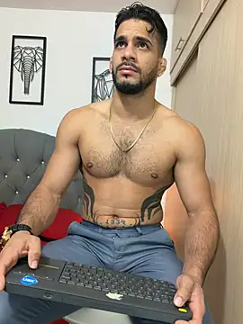Snapshot of Maximiliano_ford chatting on 30, 4, 2026 Maximiliano ford online show from 30, 4, 2026