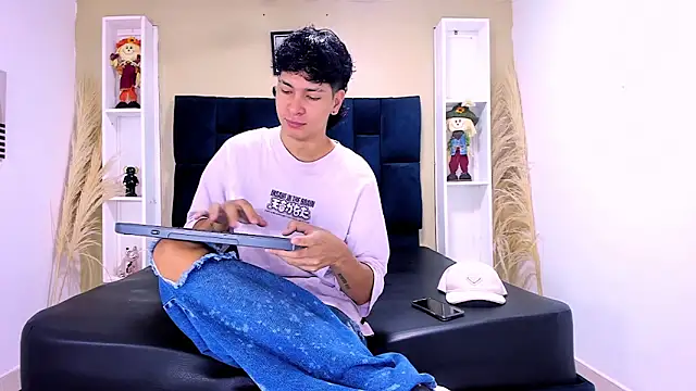 Jhojan twink online show from 26, 9, 2025