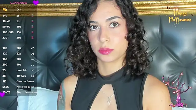 Snapshot of AliceStevens_ chatting on 23, 10, 2025 AliceStevens online show from 23, 10, 2025