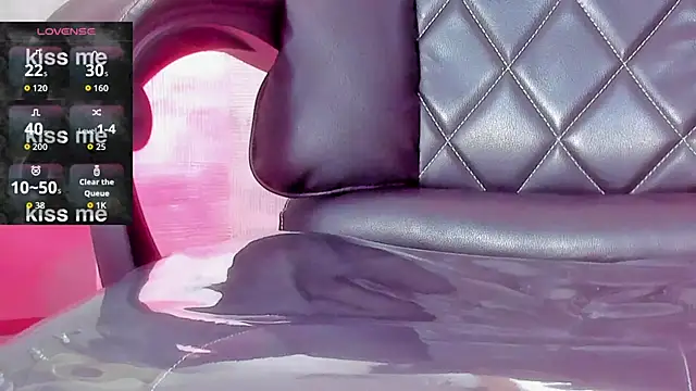 Snapshot of AliceStevens_ chatting on 13, 11, 2025 AliceStevens online show from 13, 11, 2025