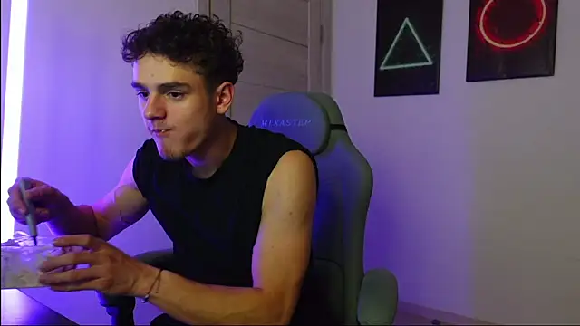 Snapshot of Brad_Holloway chatting on 15, 9, 2025 Brad Holloway online show from 15, 9, 2025