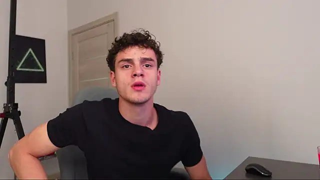 Snapshot of Brad_Holloway chatting on 4, 10, 2025 Brad Holloway online show from 4, 10, 2025