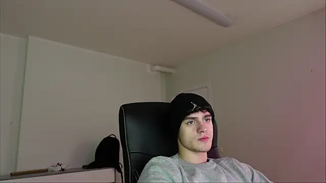 Snapshot of Brad_Holloway chatting on 16, 11, 2025 Brad Holloway online show from 16, 11, 2025