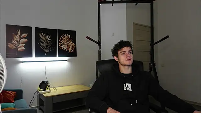 Snapshot of Brad_Holloway chatting on 20, 11, 2025 Brad Holloway online show from 20, 11, 2025