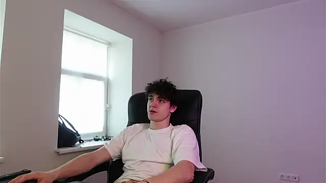 Snapshot of Brad_Holloway chatting on 8, 3, 2026 Brad Holloway online show from 8, 3, 2026