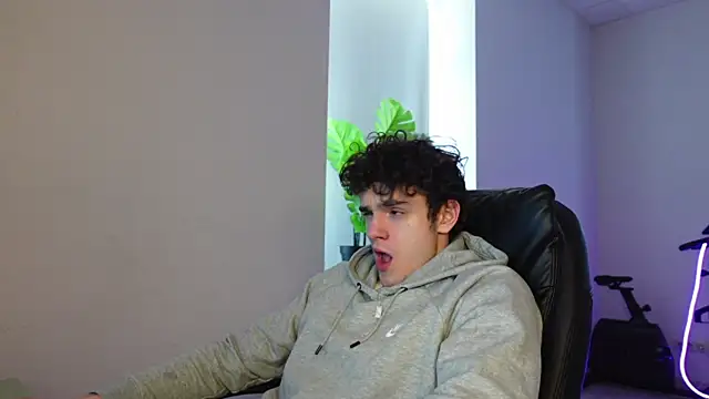 Snapshot of Brad_Holloway chatting on 1, 4, 2026 Brad Holloway online show from 1, 4, 2026