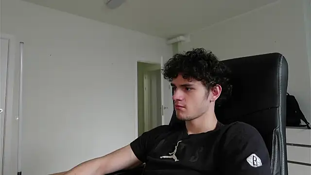 Snapshot of Brad_Holloway chatting on 11, 4, 2026 Brad Holloway online show from 11, 4, 2026