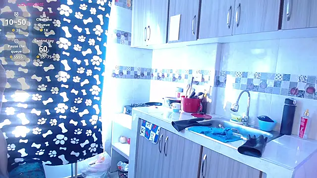 Emilybutterfly1 online show from 9, 9, 2025