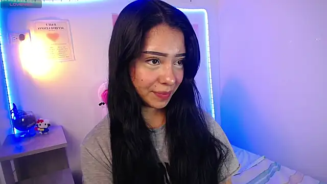 Emilybutterfly1 online show from 10, 10, 2025