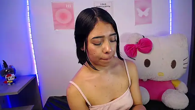 Emilybutterfly1 online show from 16, 12, 2025