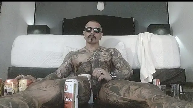 Snapshot of danilog515 chatting on 29, 10, 2025 danilog515 online show from 29, 10, 2025