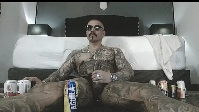 Snapshot of danilog515 chatting on 12, 11, 2025 danilog515 online show from 12, 11, 2025