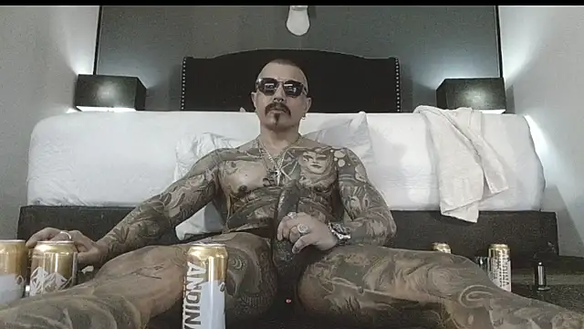 Snapshot of danilog515 chatting on 13, 11, 2025 danilog515 online show from 13, 11, 2025