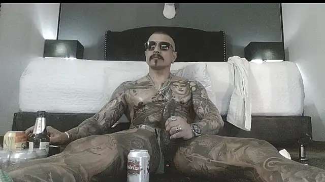 Snapshot of danilog515 chatting on 16, 11, 2025 danilog515 online show from 16, 11, 2025