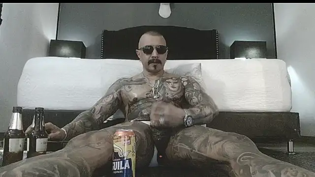 Snapshot of danilog515 chatting on 19, 11, 2025 danilog515 online show from 19, 11, 2025