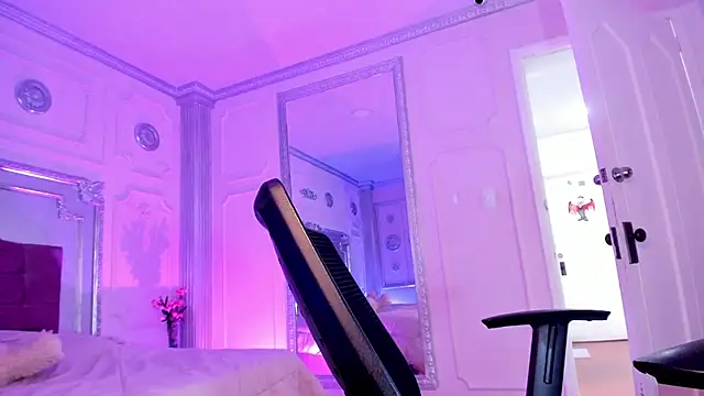 KatianPierce online show from 3, 10, 2025