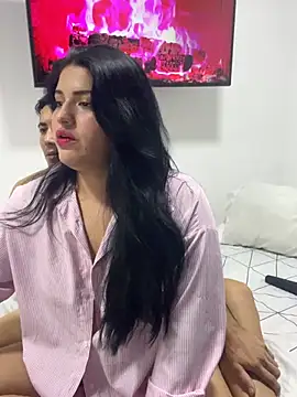 pareja curiosa19 online show from 3, 2, 2026