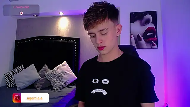 LiamWildx20 online show from 11, 4, 2026