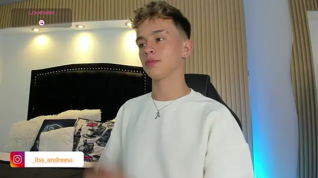 LiamWildx20 online show from 10, 7, 2026