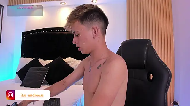 LiamWildx20 online show from 15, 7, 2026