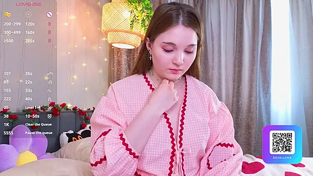 ConstanceHelms online show from 16, 3, 2026