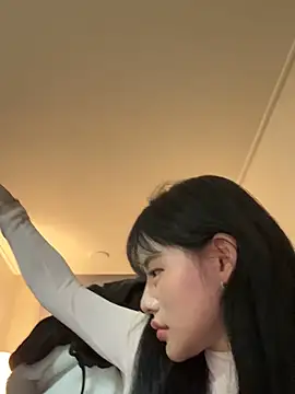 Snapshot of tangju7 chatting on 23, 11, 2025 tangju7 online show from 23, 11, 2025