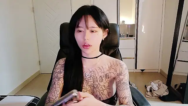 Snapshot of tangju7 chatting on 1, 12, 2025 tangju7 online show from 1, 12, 2025