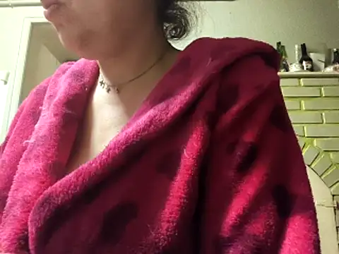 Snapshot of mimi19820 chatting on 16, 4, 2026 mimi19820 online show from 16, 4, 2026