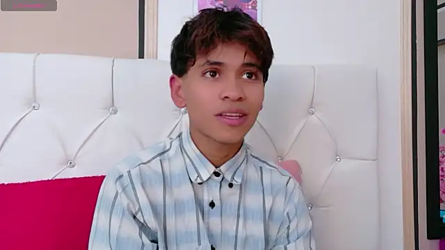 Ethan Westt online show from 7, 4, 2026