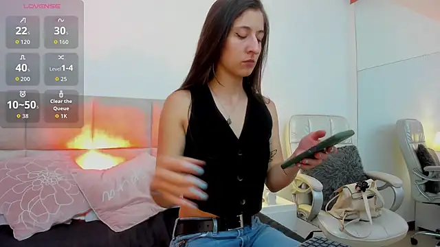 Snapshot of SaraJonness chatting on 19, 11, 2025 SaraJonness online show from 19, 11, 2025