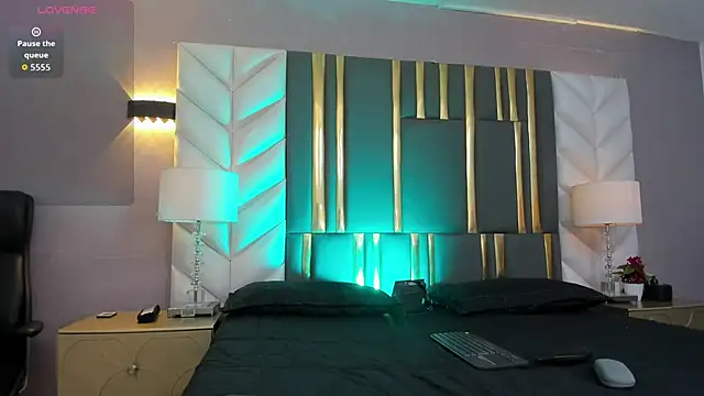 Snapshot of SaraJonness chatting on 26, 11, 2025 SaraJonness online show from 26, 11, 2025