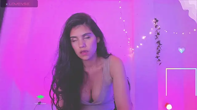 Gia Blair online show from 13, 5, 2026