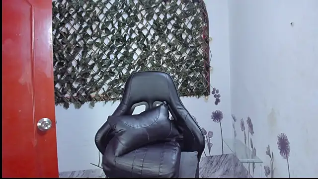 Sarahbrowm  online show from 25, 9, 2025