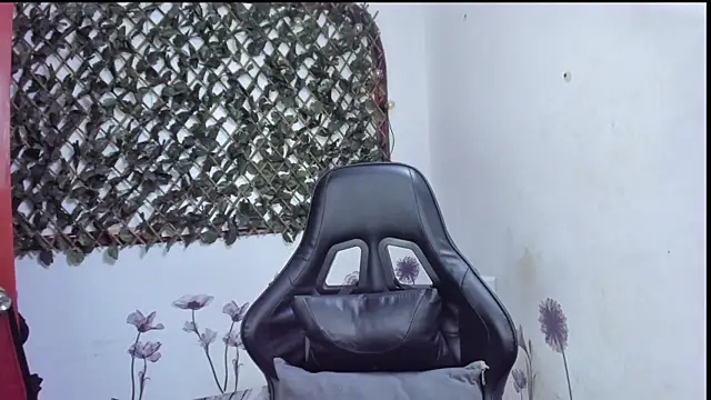 Sarahbrowm  online show from 5, 10, 2025