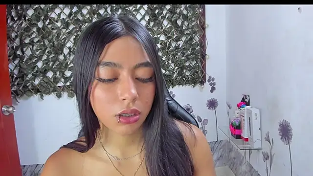 Sarahbrowm  online show from 22, 11, 2025