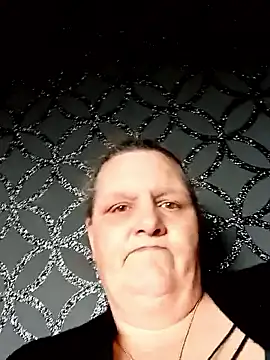 Snapshot of MissQueenBeex chatting on 20, 3, 2026 MissQueenBeex online show from 20, 3, 2026