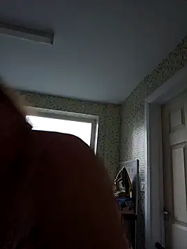 Snapshot of MissQueenBeex chatting on 19, 4, 2026 MissQueenBeex online show from 19, 4, 2026