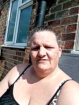 Snapshot of MissQueenBeex chatting on 25, 4, 2026 MissQueenBeex online show from 25, 4, 2026